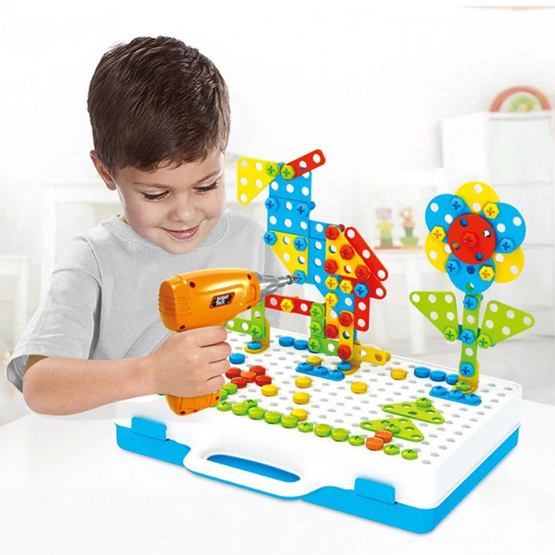 Детска мозайка Raya Toys с винтоверт, шаблони, куфарче и инструменти, 263 части